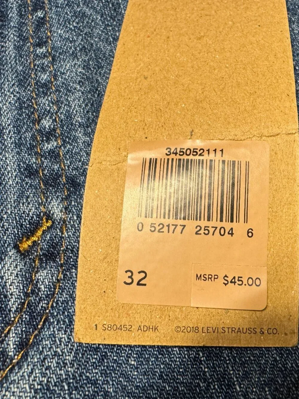 NWT Men's Levi's 505 Regular Fit Denim Shorts - Size 32